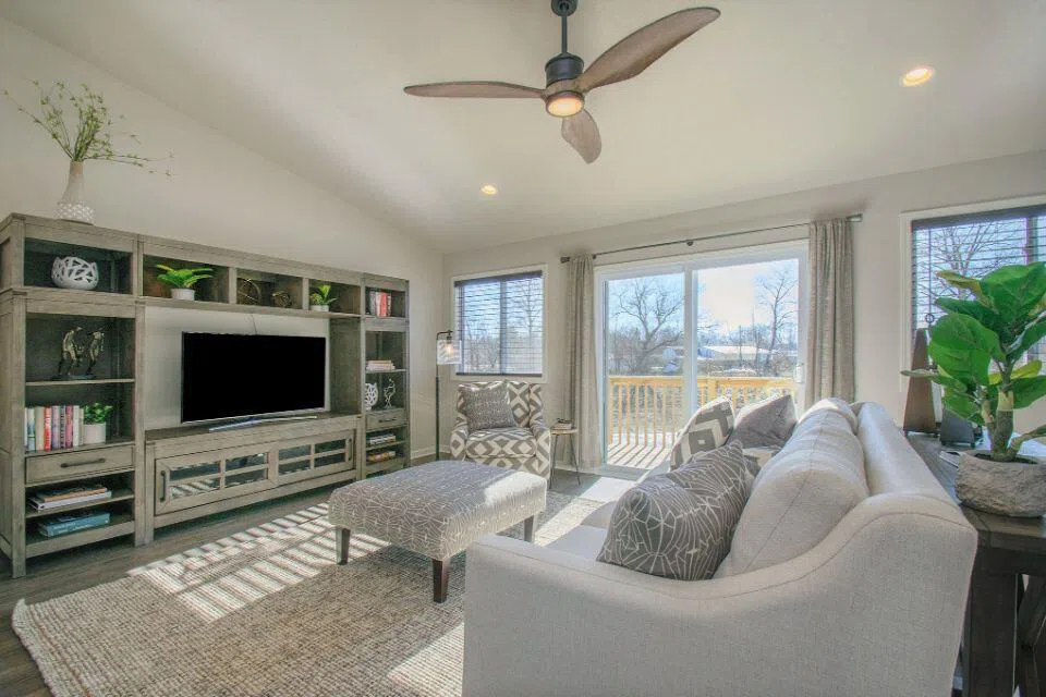 610 Manorwood Circle Benton Harbor, MI 49022