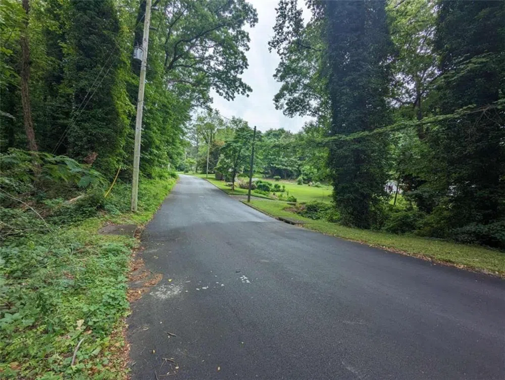 00 Dodson East Point, GA 30344