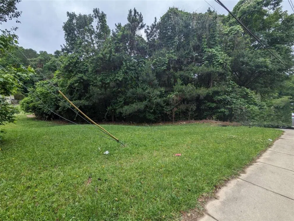 00 Dodson East Point, GA 30344