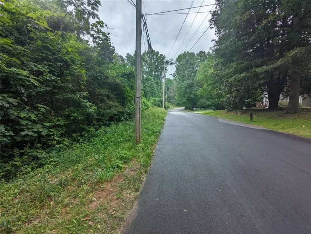 00 Dodson East Point, GA 30344
