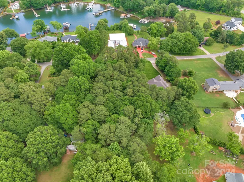 15925 Henry Lane Huntersville, NC 28078