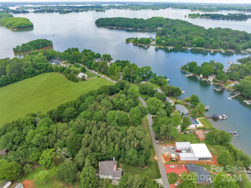 15925 Henry Lane Huntersville, NC 28078