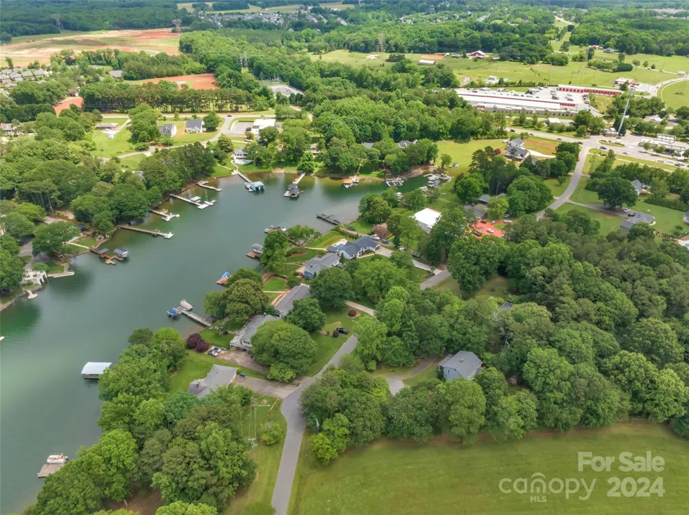 15925 Henry Lane Huntersville, NC 28078