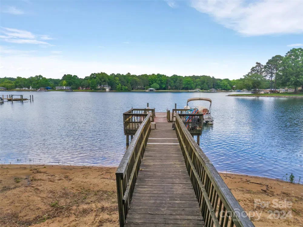 15925 Henry Lane Huntersville, NC 28078