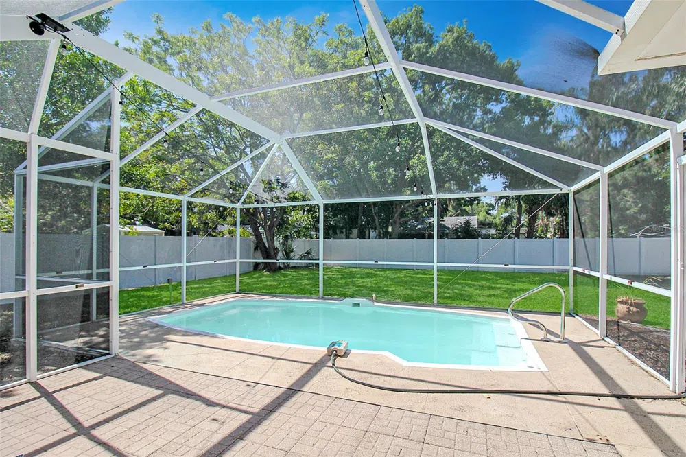 2403 19TH AVENUE W Bradenton, FL 34205