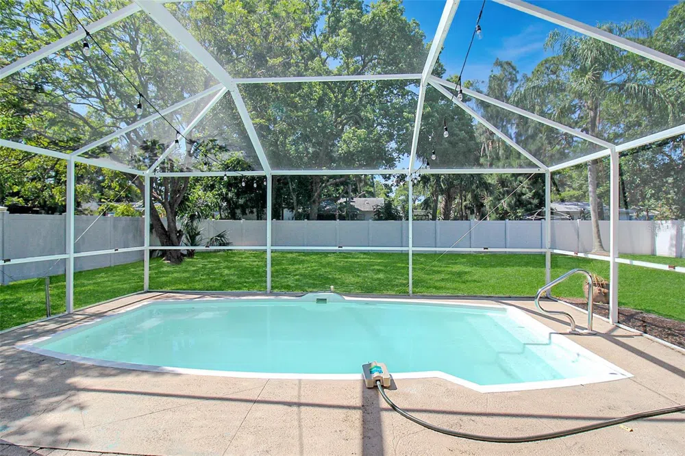 2403 19TH AVENUE W Bradenton, FL 34205