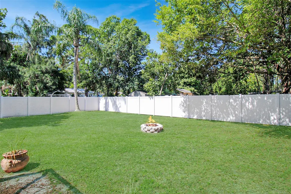 2403 19TH AVENUE W Bradenton, FL 34205