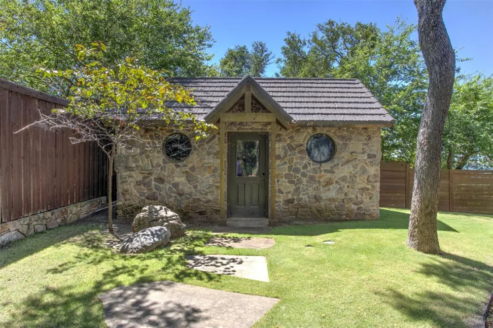 8935 Dickson Road Fort Worth, TX 76179