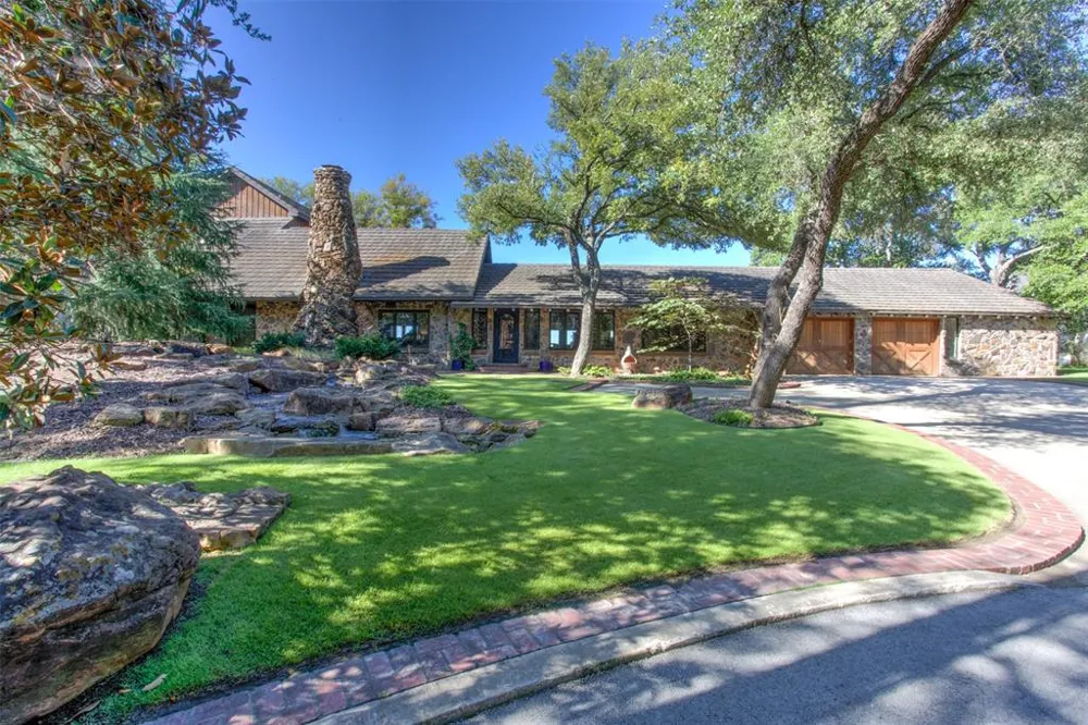 8935 Dickson Road Fort Worth, TX 76179