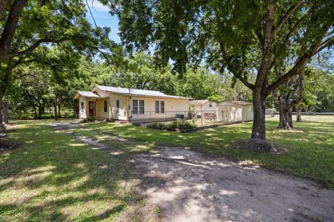 850 SE Ewelling Lane