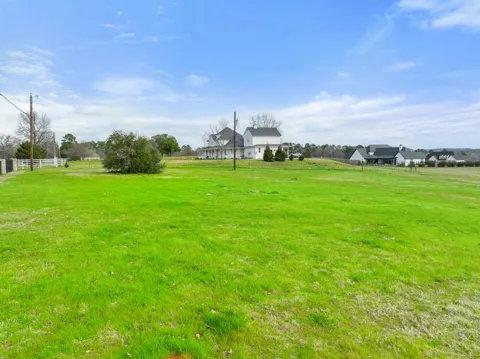 605 Bridle Ridge