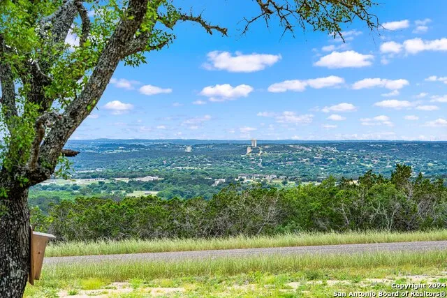 195 Countless Views Dr. Kerrville, TX 78028