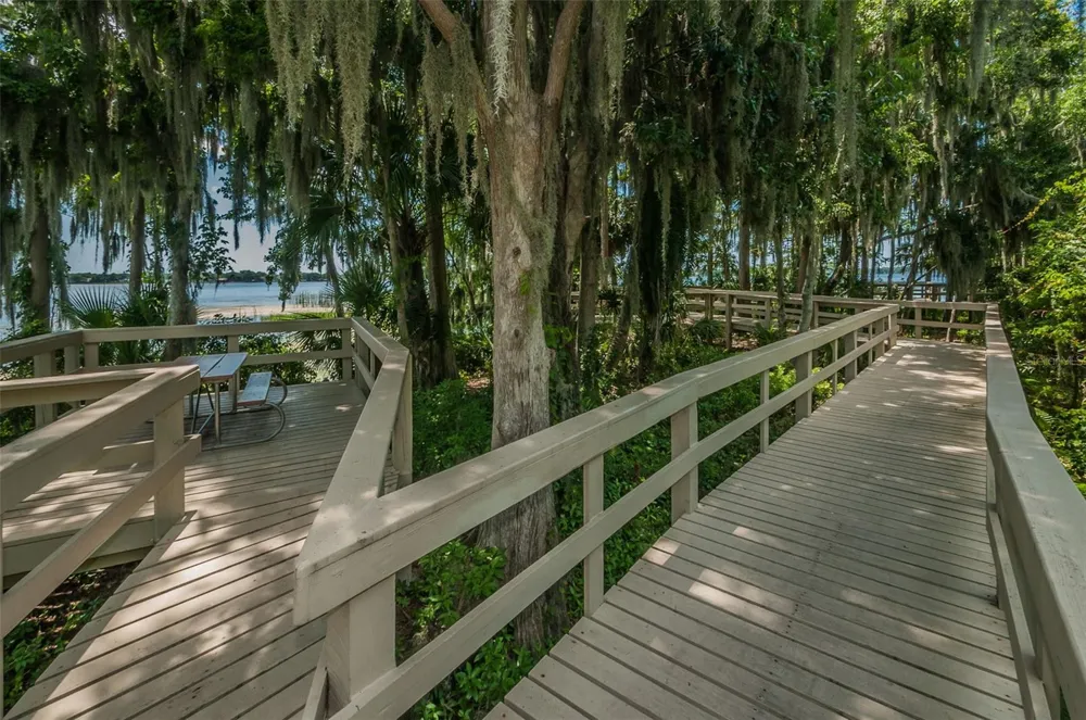 4445 LANSBROOK PARKWAY Palm Harbor, FL 34685