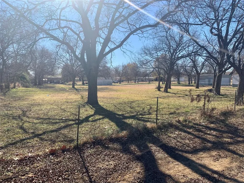 407 W Pecan Street Nocona, TX 76255