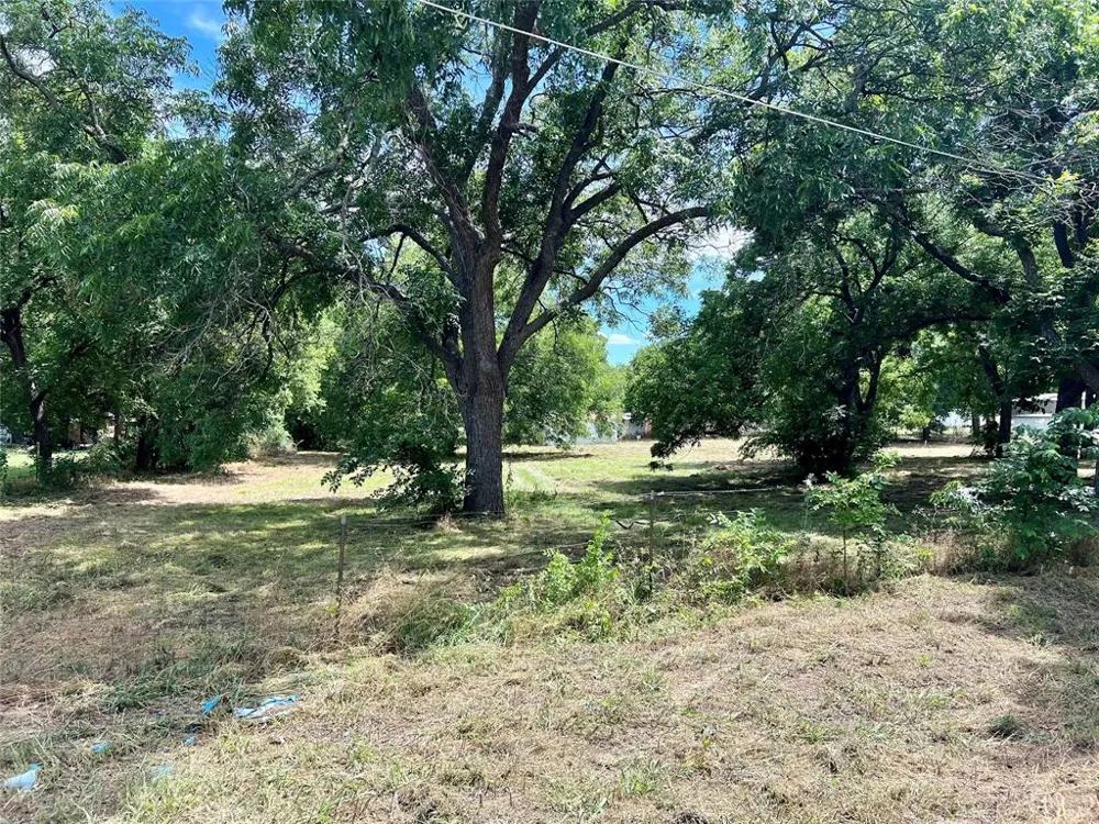 407 W Pecan Street Nocona, TX 76255
