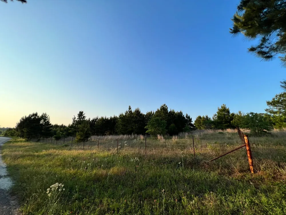 27 Kinsey Rd Paige, TX 78659