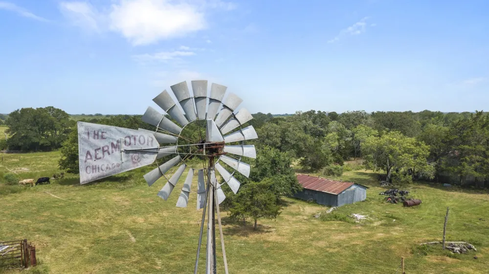 145 Stolle Lane Flatonia, TX 78941