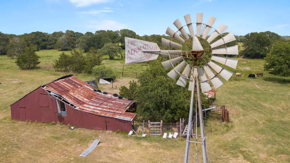145 Stolle Lane Flatonia, TX 78941