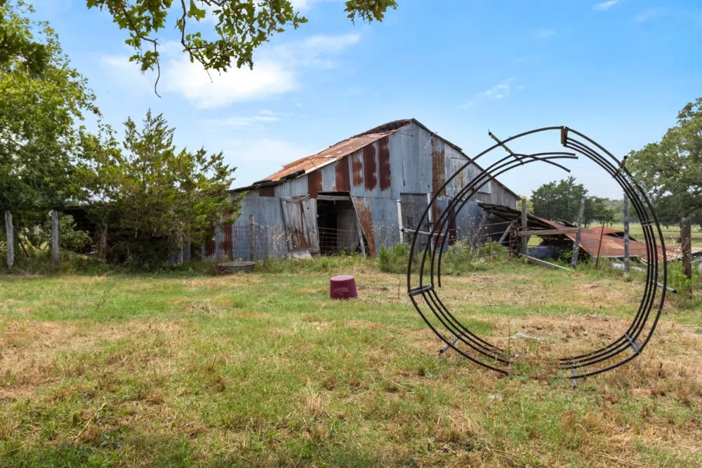 145 Stolle Lane Flatonia, TX 78941