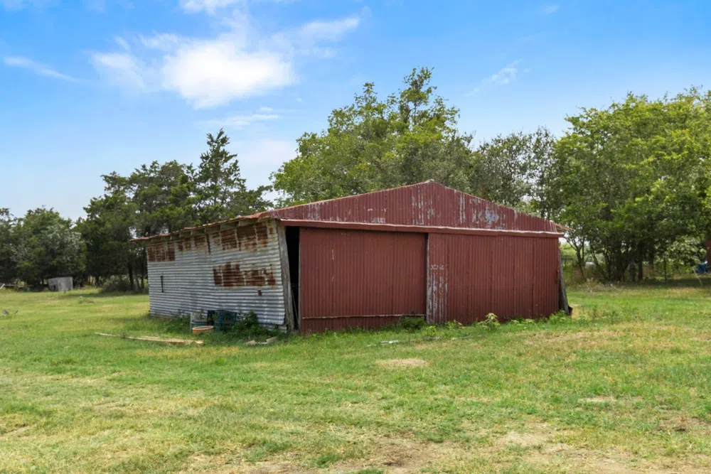 145 Stolle Lane Flatonia, TX 78941