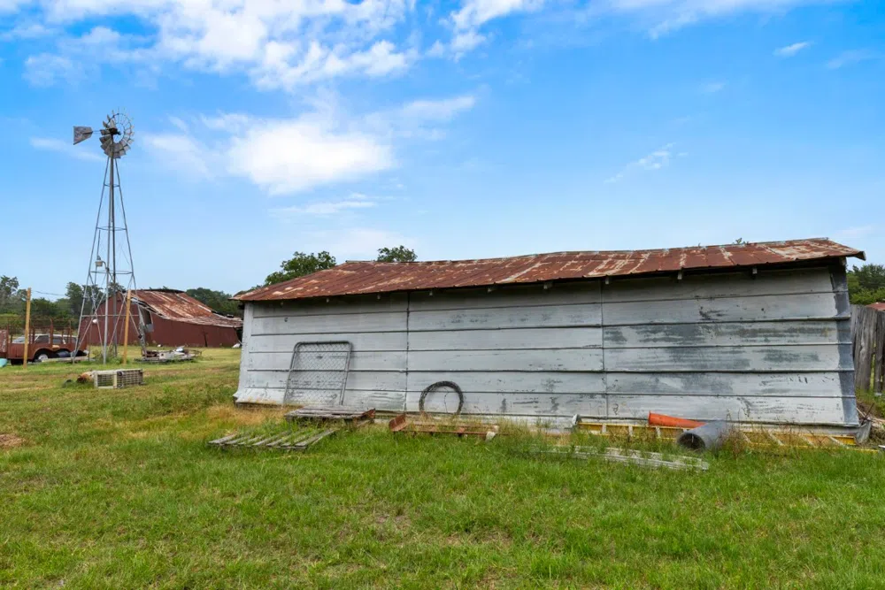 145 Stolle Lane Flatonia, TX 78941