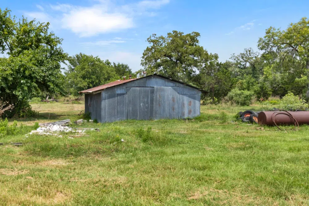 145 Stolle Lane Flatonia, TX 78941