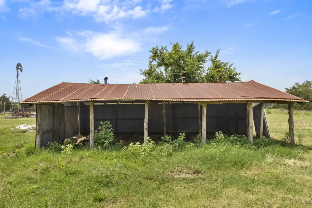 145 Stolle Lane Flatonia, TX 78941