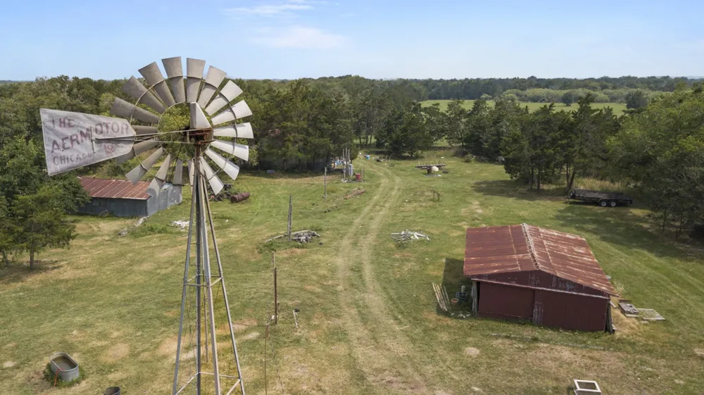 145 Stolle Lane Flatonia, TX 78941