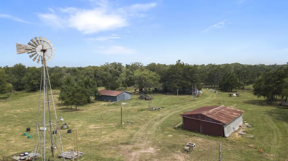 145 Stolle Lane Flatonia, TX 78941