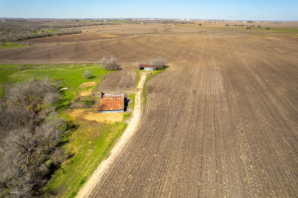 901 County Road 398 Taylor, TX 76574