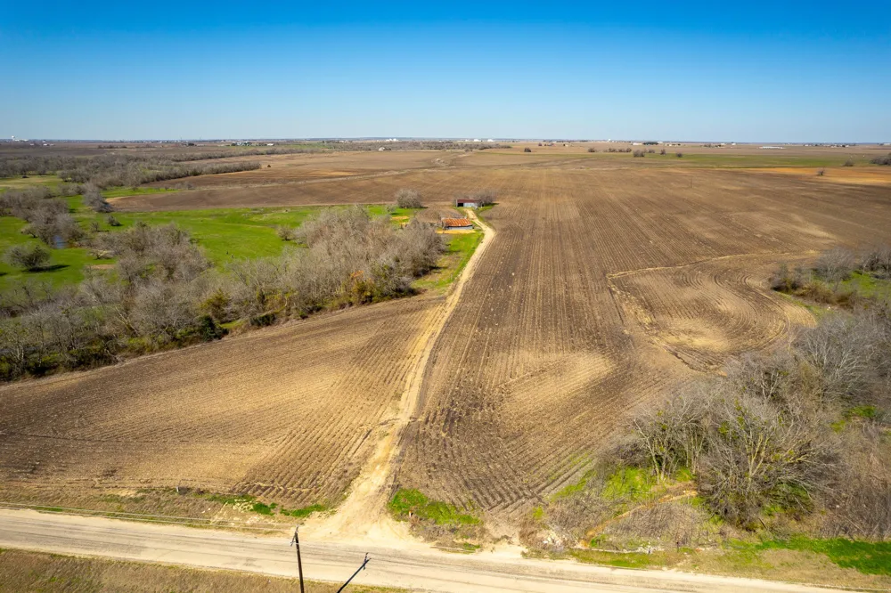 901 County Road 398 Taylor, TX 76574