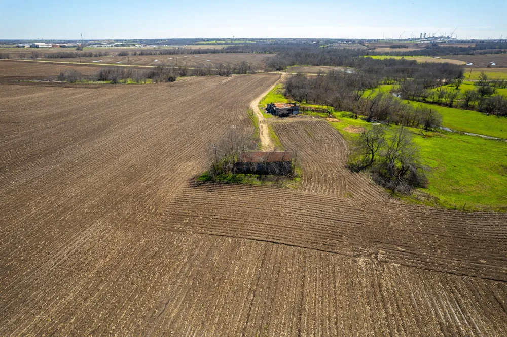 901 County Road 398 Taylor, TX 76574