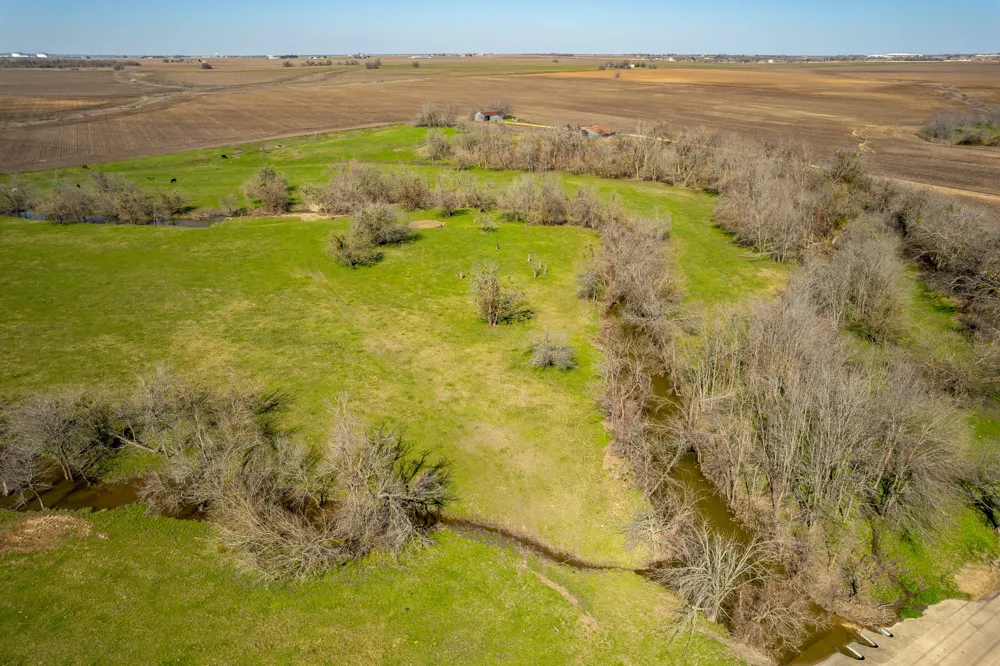 901 County Road 398 Taylor, TX 76574