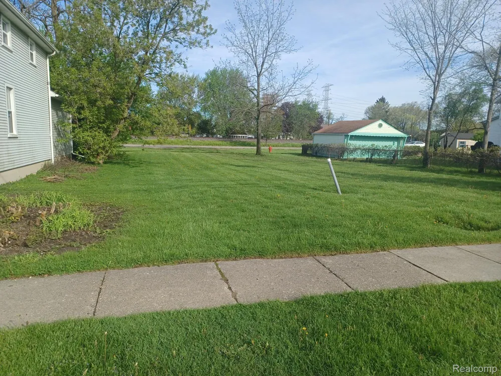 32338 CHURCH STREET Rockwood City, MI 48173