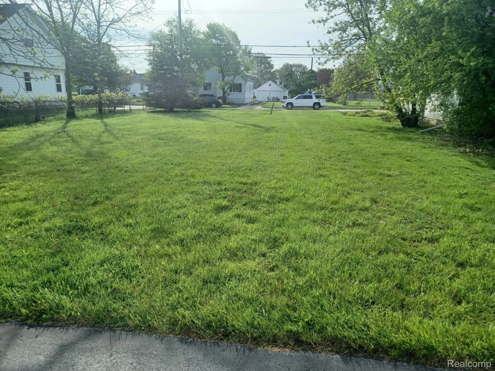 32338 CHURCH STREET Rockwood City, MI 48173