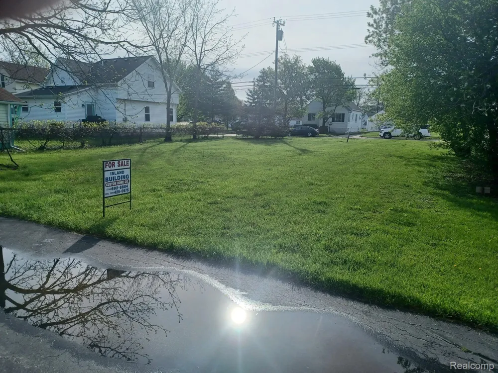 32338 CHURCH STREET Rockwood City, MI 48173