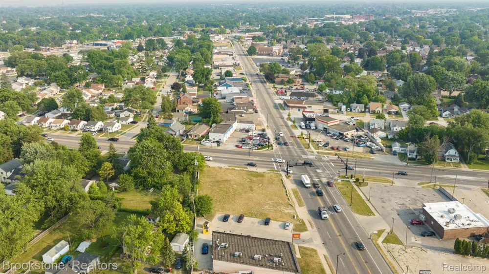 29030 UTICA ROAD Roseville City, MI 48066