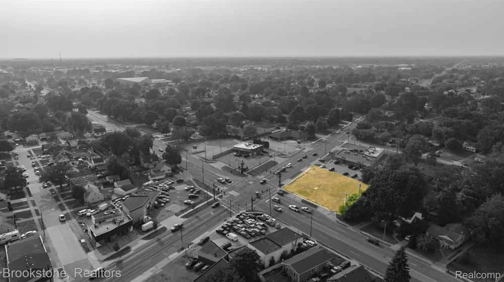29030 UTICA ROAD Roseville City, MI 48066