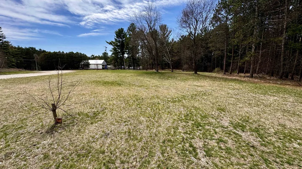 8072 S Mackinaw Trail Clam Lake Township, MI 49601