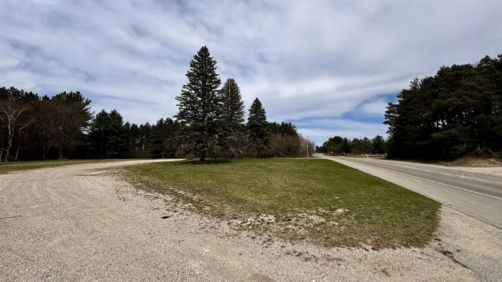 8072 S Mackinaw Trail Clam Lake Township, MI 49601