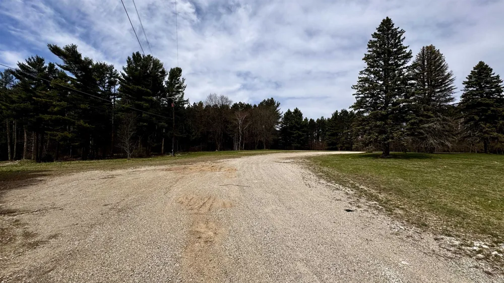 8072 S Mackinaw Trail Clam Lake Township, MI 49601