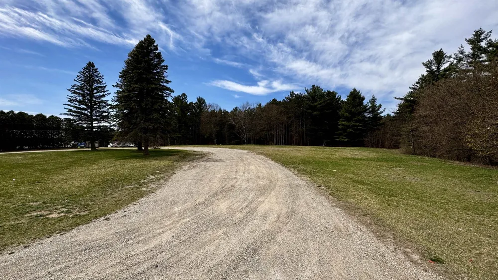 8072 S Mackinaw Trail Clam Lake Township, MI 49601