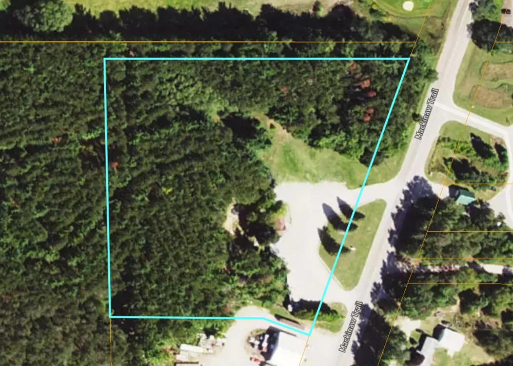 8072 S Mackinaw Trail Clam Lake Township, MI 49601