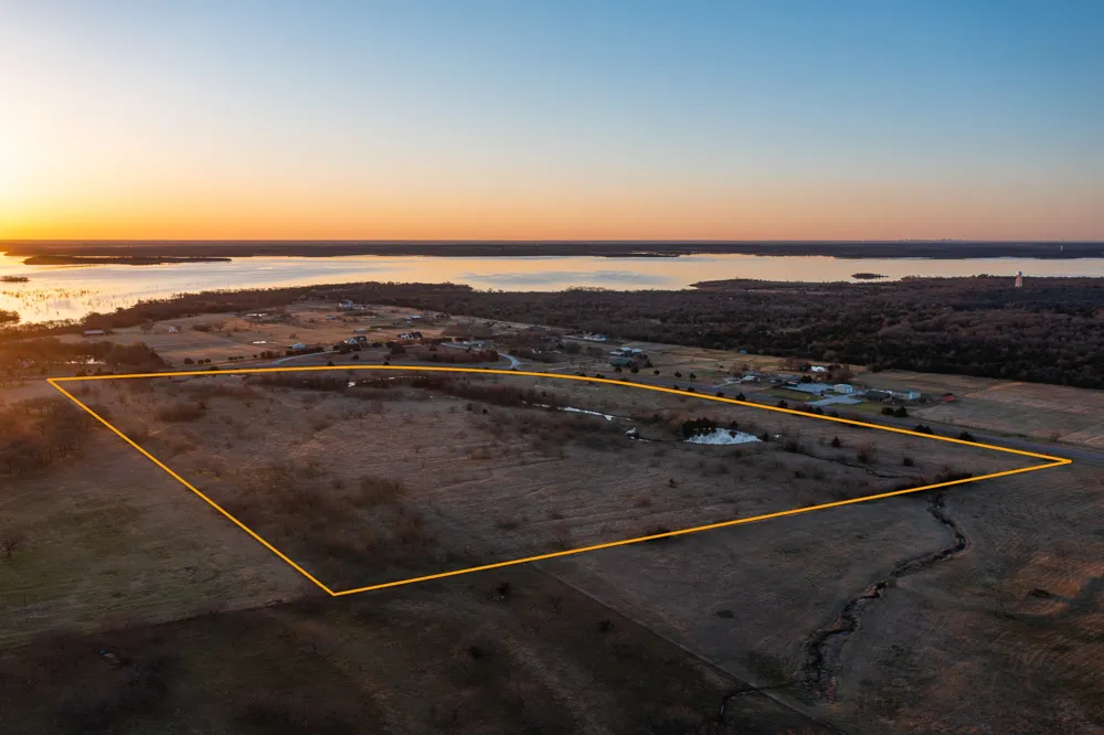 E Lone Oak Rd Valley View, TX 76272