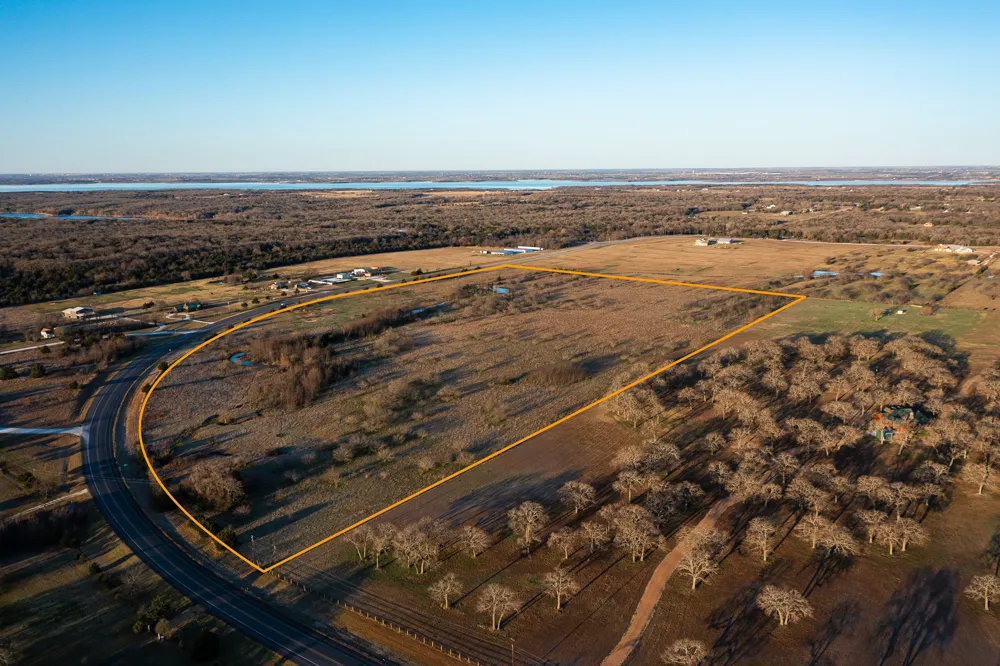 E Lone Oak Rd Valley View, TX 76272