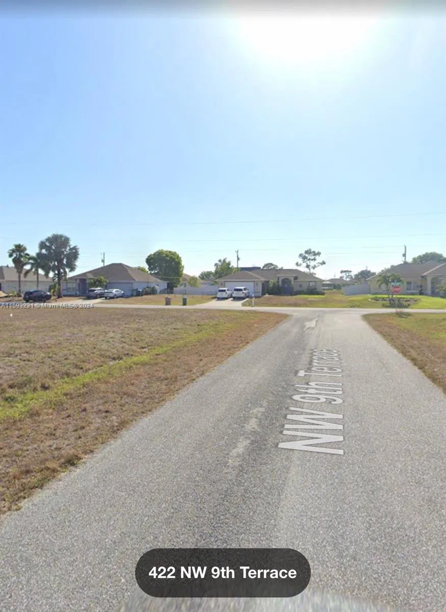 422 NW 9th Terr Cape Coral, FL 33993