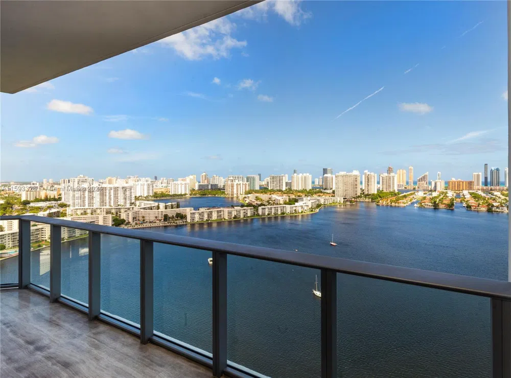 17301 Biscayne Blvd #L-PH-10 North Miami Beach, FL 33160