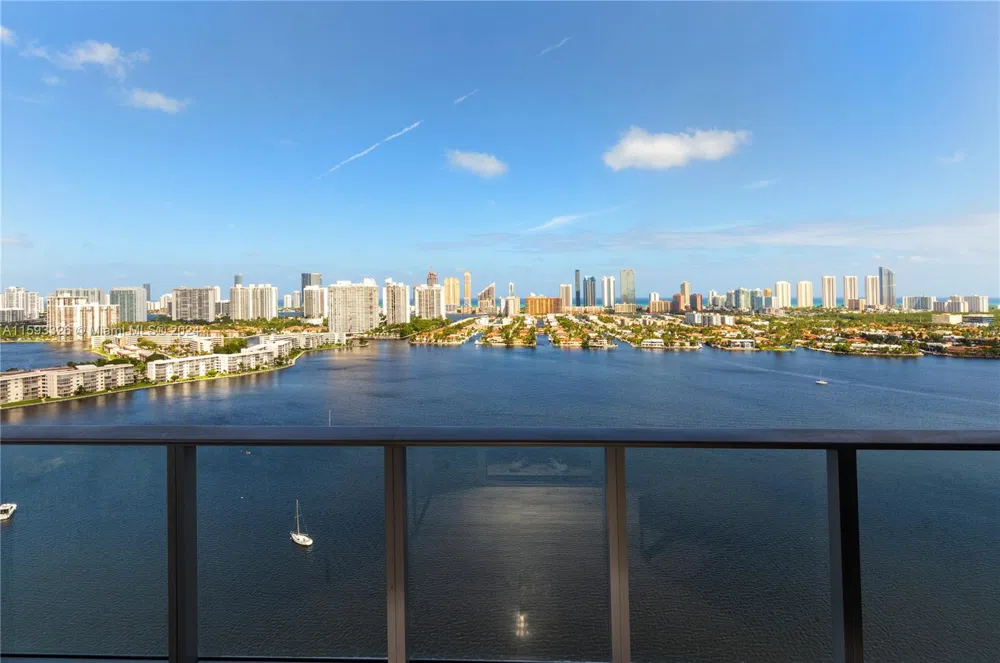 17301 Biscayne Blvd #L-PH-10 North Miami Beach, FL 33160