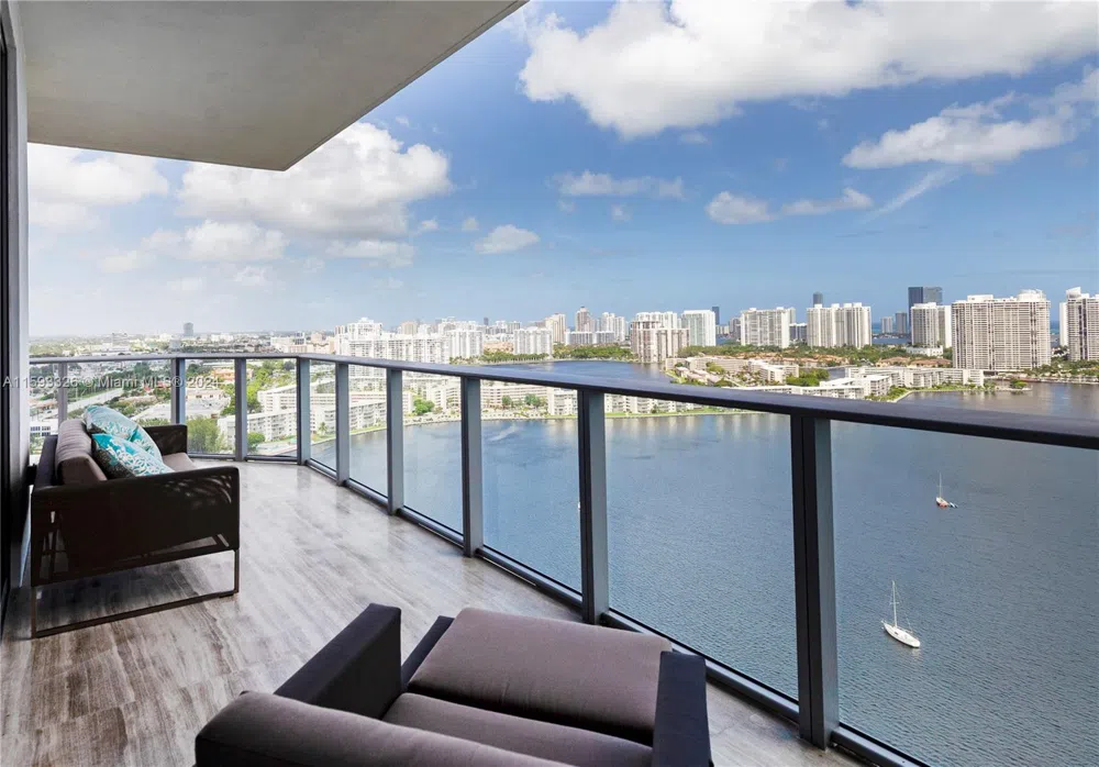 17301 Biscayne Blvd #L-PH-10 North Miami Beach, FL 33160