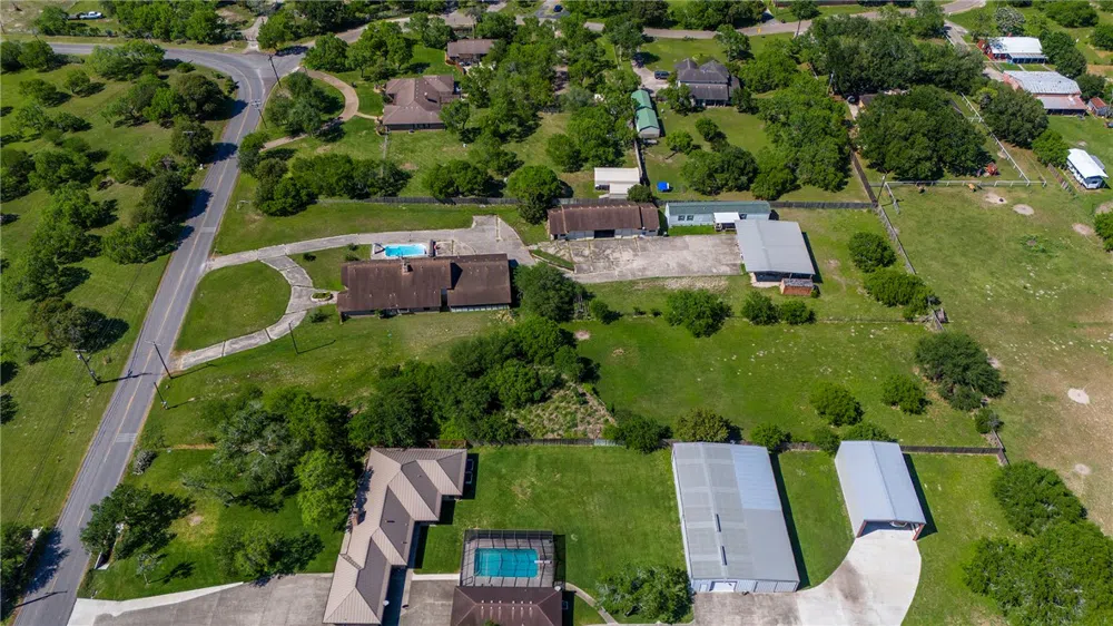 5490 County Road 73 Robstown, TX 78380
